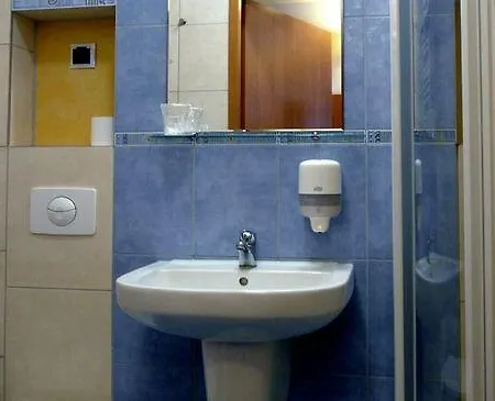 Malinowski Economy 3*