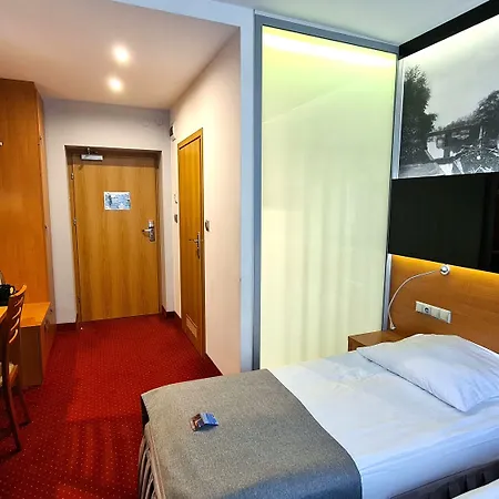 Malinowski Economy 3* グリヴィツェ