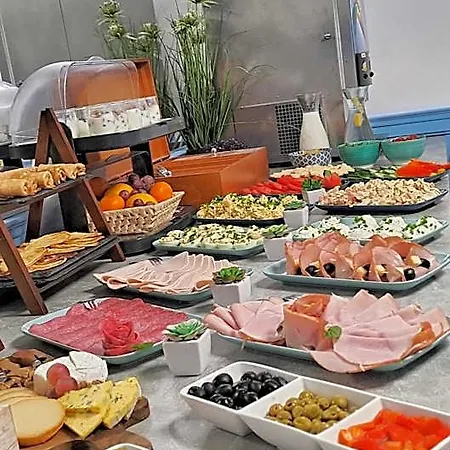 Malinowski Economy فندق 3*