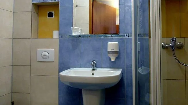 Malinowski Economy 3*