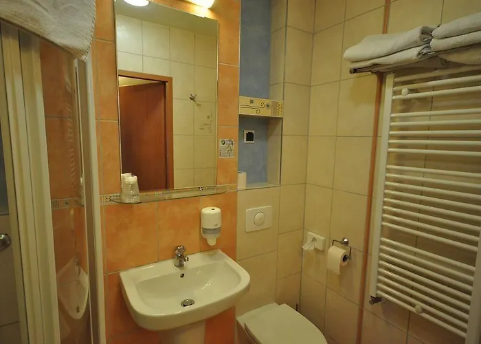 Malinowski Economy Hotell 3*